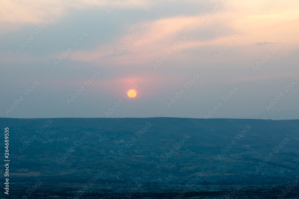 Obraz premium Sunrise over the land