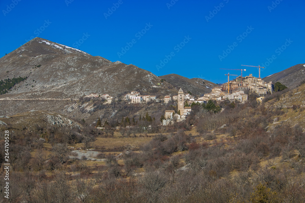 Veduta panoramica di Santo Stefano di Sessanio distrutto dal terremoto de l'Aquila