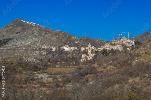 Veduta panoramica di Santo Stefano di Sessanio distrutto dal terremoto de l Aquila