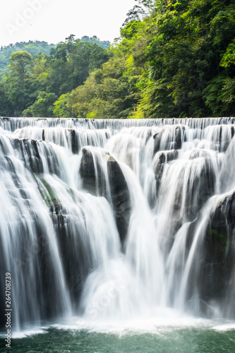 Fototapeta Naklejka Na Ścianę i Meble -  Photo of a giant waterfall