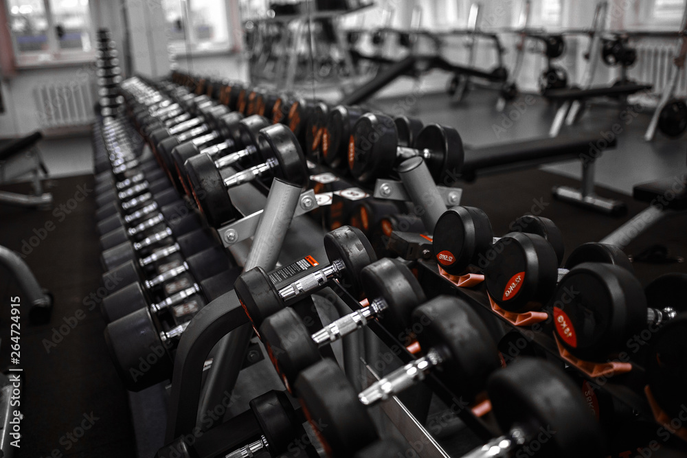 Obraz premium Close-up of dumbbells in the gym