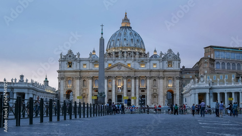 Fotografie, Tablou dusk at st peter's basilica in vatican city