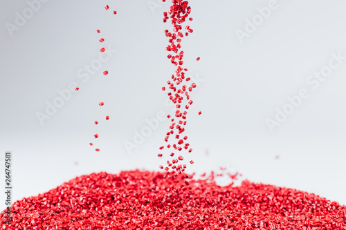 Polyurethane. Material for the manufacture of seals. Raw materials. Compaction. Hydraulic cylinder.