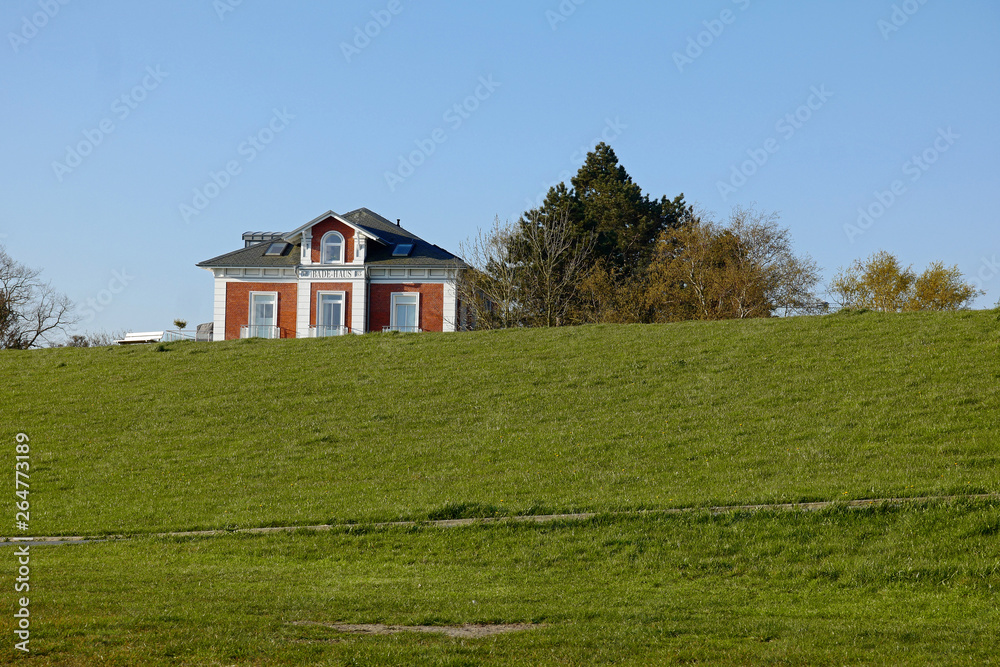 Cuxhaven Rotes Haus am Deich