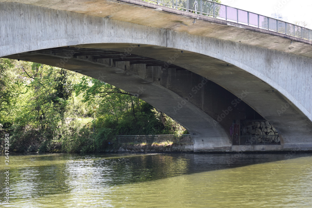Fototapeta premium Brücke über Fluss