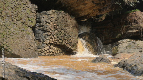 Quadro su tela great waterfalls and sedimentary rocks
