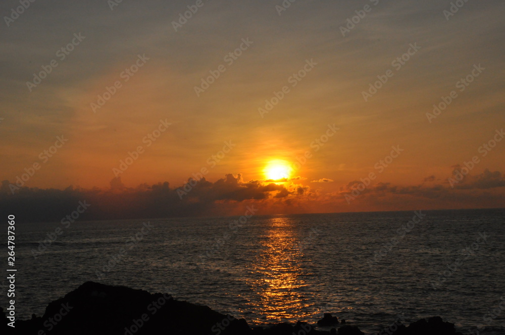 Naklejka premium Sunset