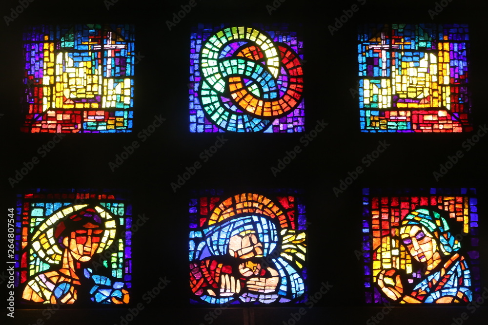 Vitraux illustrant des scènes de vie de Jésus et Marie. Eglise Notre-Dame des Alpes. Le Fayet. / Stained glass depicting scenes of life of Jesus and Mary. Church of Our Lady of the Alps. The Fayet. Vitraux illustrant des scènes de vie de Jésus et Marie. Eglise Notre-Dame des Alpes. Le Fayet. / Stained glass depicting scenes of life of Jesus and Mary. Church of Our Lady of the Alps. The Fayet.