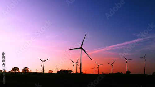 Windräder in Körnick am Abend