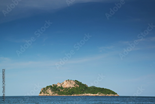  Beautiful tropical island Ao Manao beach in thailand © pongevolution