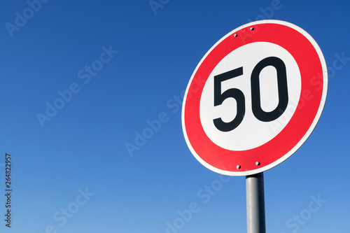 German road sign: speed limit 50 km/h © Björn Wylezich