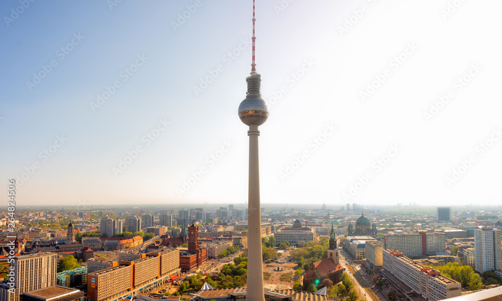 Fototapeta premium Fernsehturm in Berlin