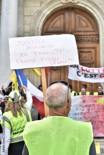 gilets jaune manifestation - pencarte justice - format portrait photo