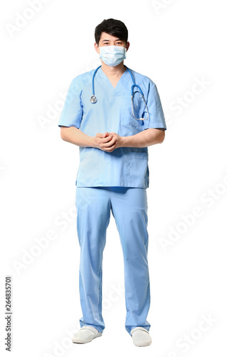 Male medical assistant on w...
