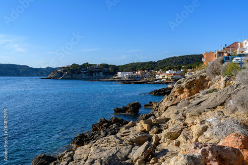 skalisty brzeg w Sant Elm, Majorka