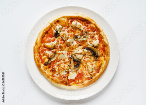 pizza with chicken and mushrooms