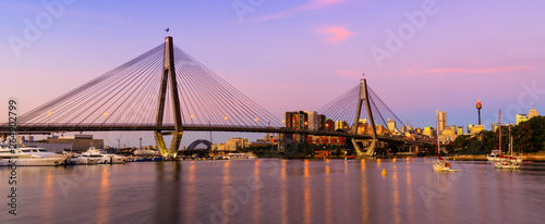 Obraz na płótnie Anzac Bridge by night, Sydney, Australia w salonie