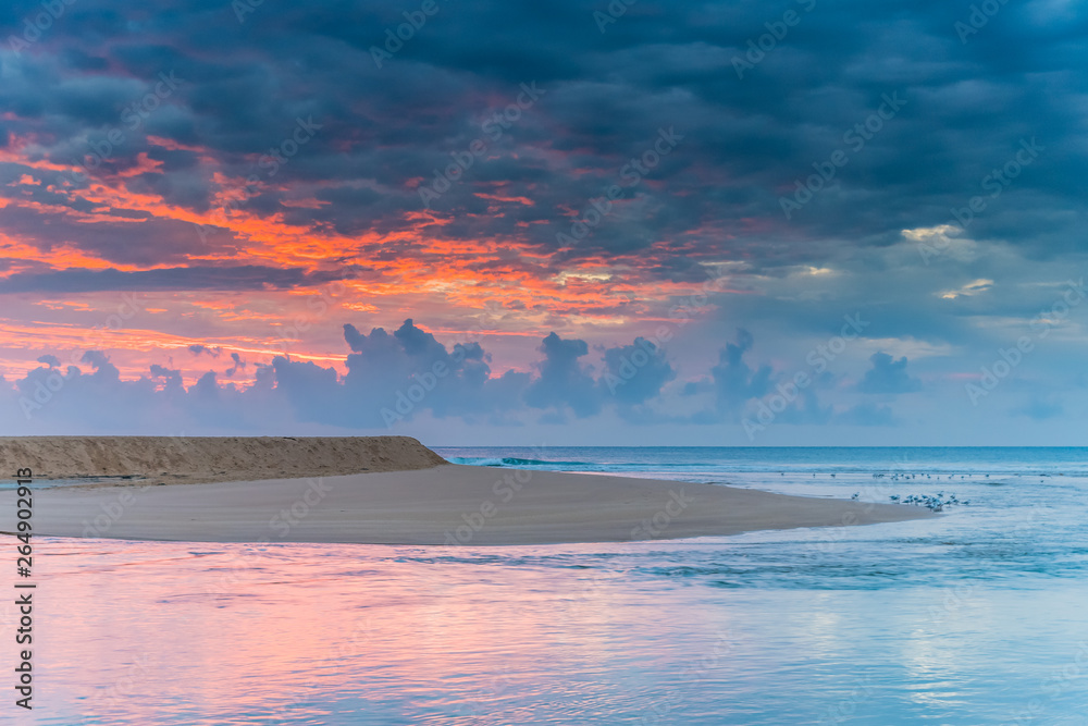 Fototapeta premium Early Morning Cloud Coverage at the Lagoon