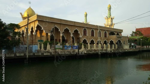 Ridwanool islam Mosque in Bangkok , Thailand photo