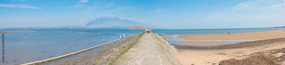 Fototapeta premium Cramond Foreshore Promenade Edinburgh Scotland Landscape Panorama 