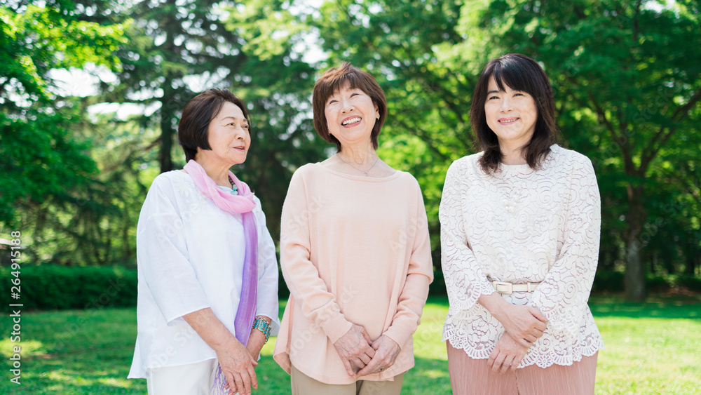 シニア　女性　友人