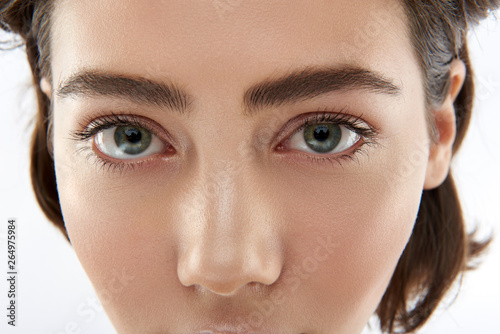 Φωτογραφία Portrait of young female with deep glance