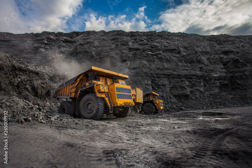 quarry samomvaly coal mine loading
