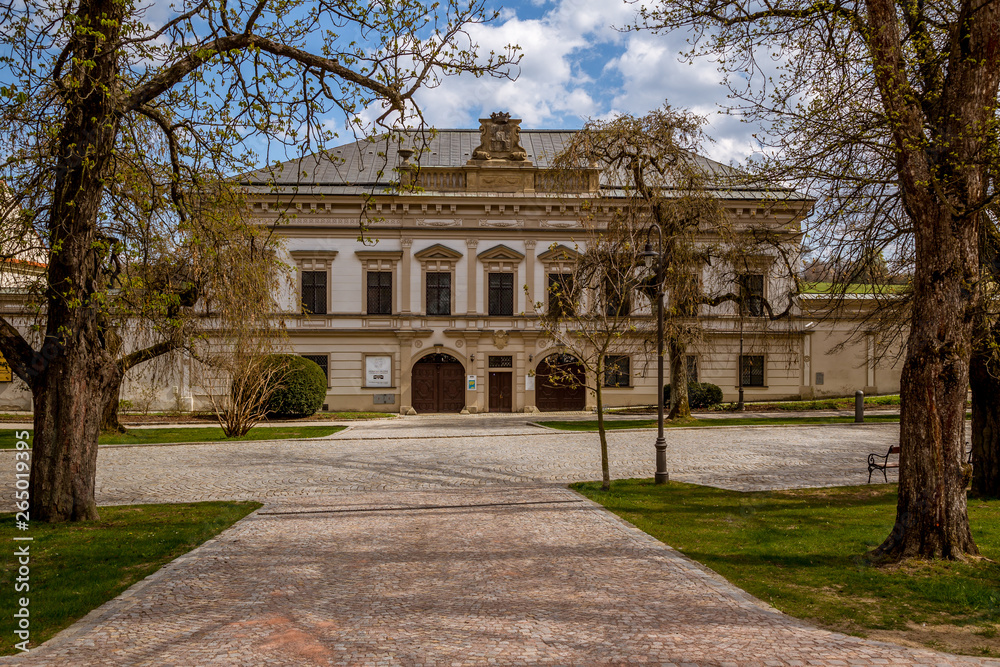 Fototapeta premium Small chateau in park