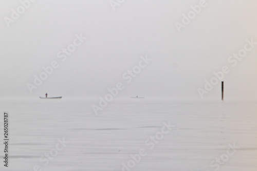 Nebel Bodensee Fischerboot