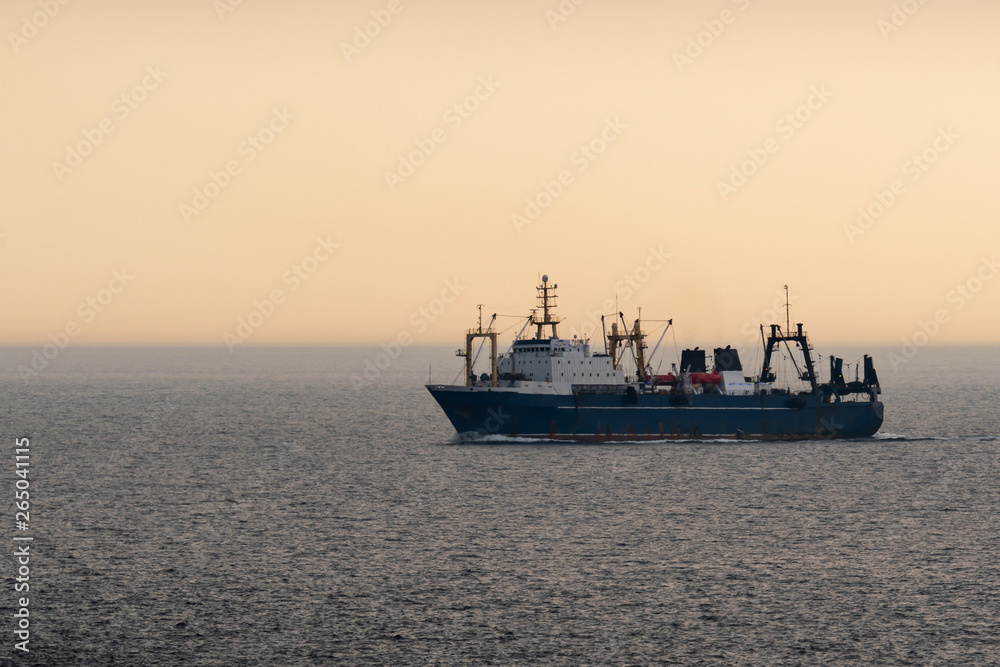 Ein Hochseetrawler der Hochseefischerei Ein Hochseetrawler der Hochseefischerei