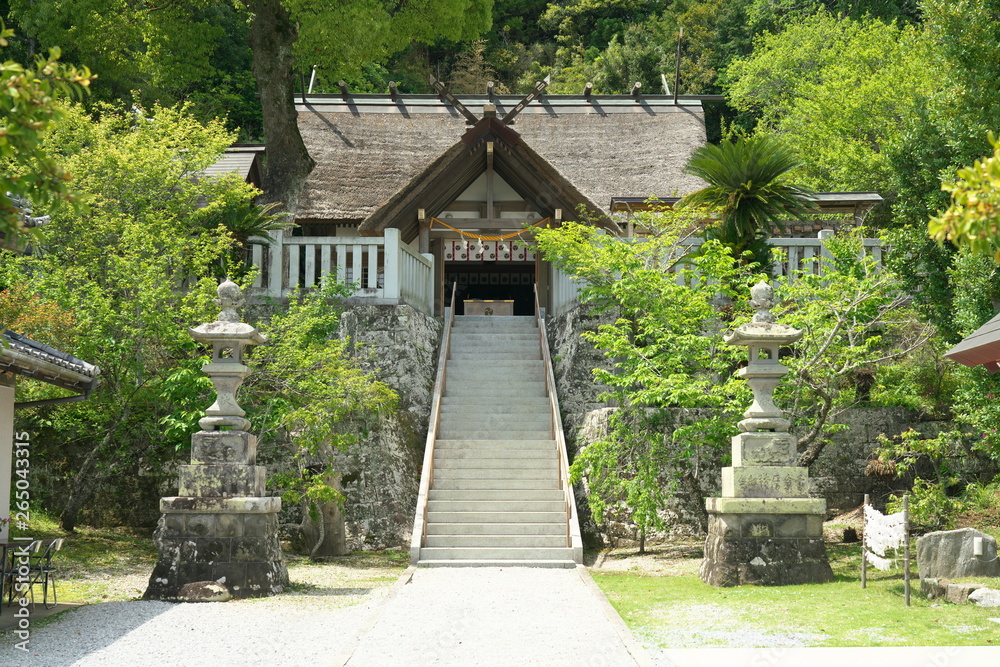 Obraz premium Chiba,Japan-April 28, 2019: Takabe shrine in Chiba prefecture, Japan. The only shinto shrine in Japan worshiping cooking and kitchen.
