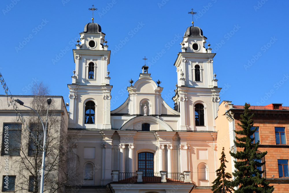 Fototapeta premium Minsk, Belarus - 09.04.2019: Archcathedral cathedral Holy Name of the blessed virgin Mary 