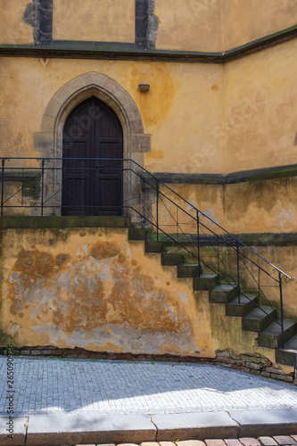 Eingang zum St. Apollinaris-Stift in Prag/Tschechien © fotografci