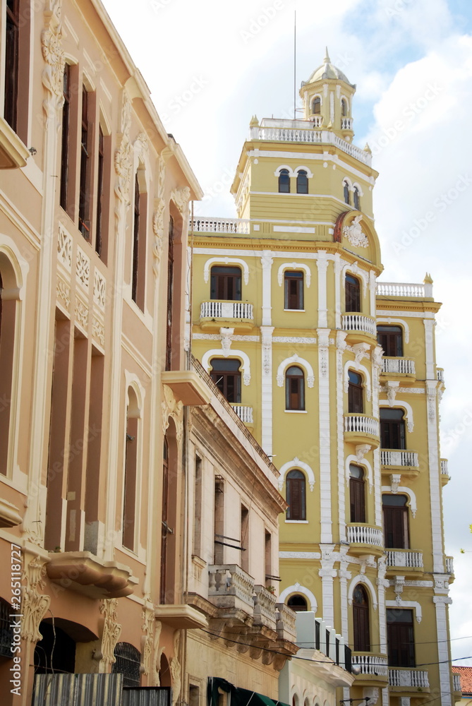 Ville de  La Havane, immeuble de style place Vieja, Cuba, Caraïbes