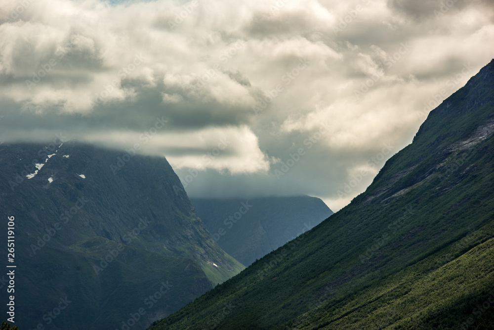 Naklejka premium Passtraße zum Trollstigen