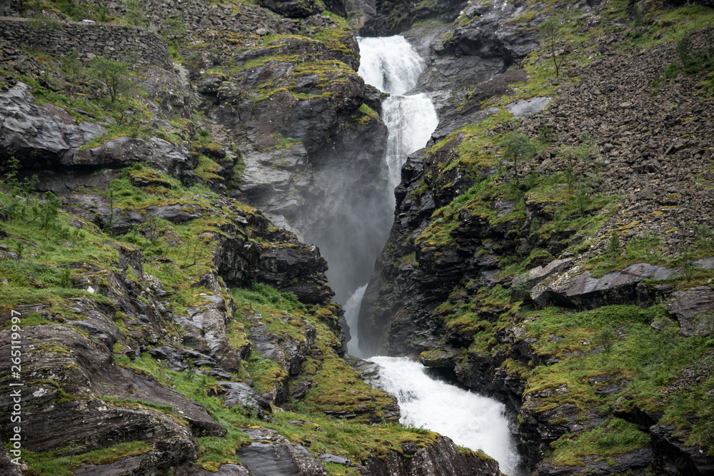 Naklejka premium Stigfossen Wasserfall am Trollstigen