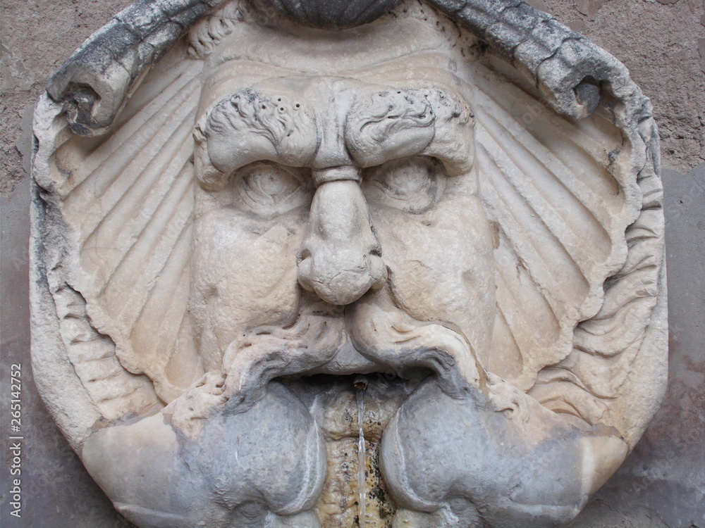 Fontana del Mascherone di Santa Sabina. Roma, Italia