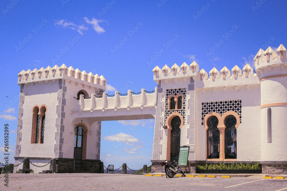 Fototapeta premium castillo, fuerte de tandil