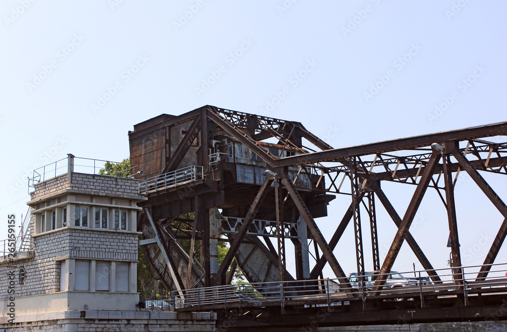 vieux pont métallique