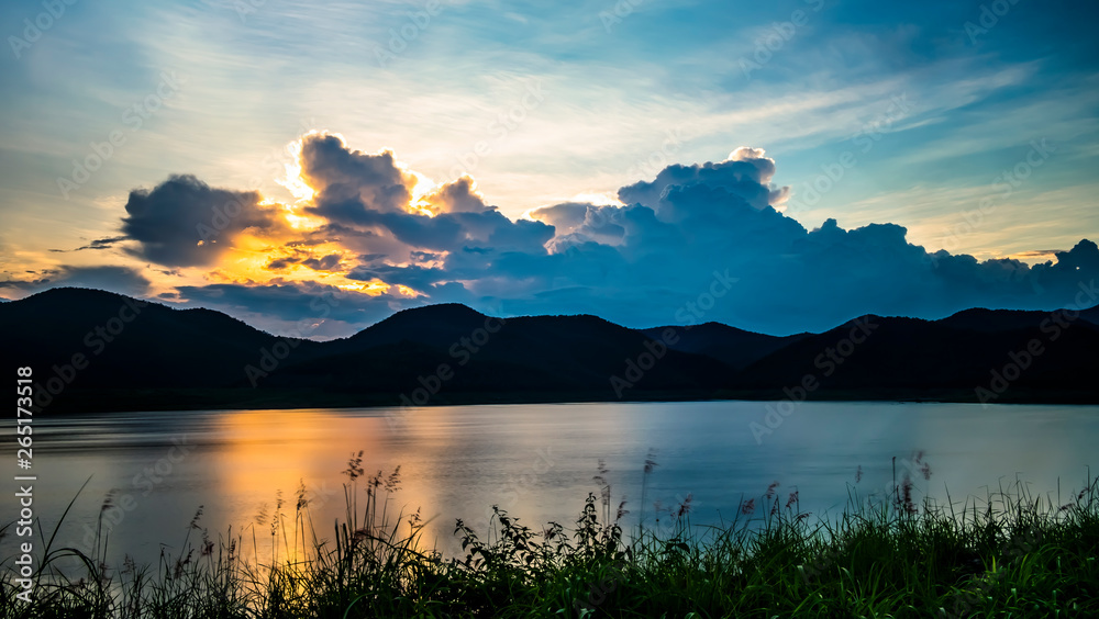 lake sunset mue kuang dam lovely lake 30km to Chiang mai