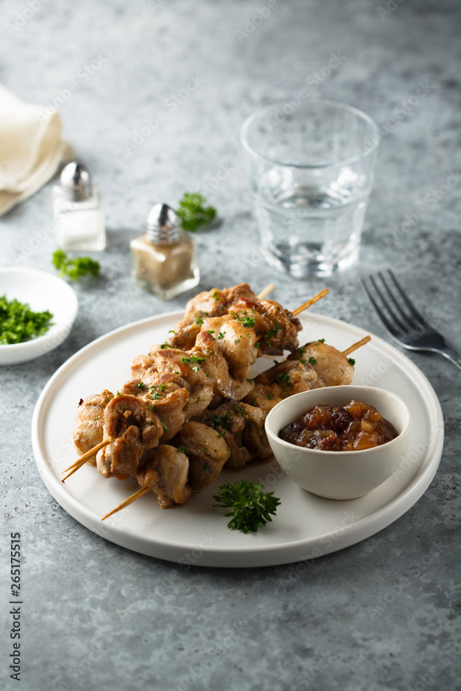 Chicken skewers with apple chutney Chicken skewers with apple chutney