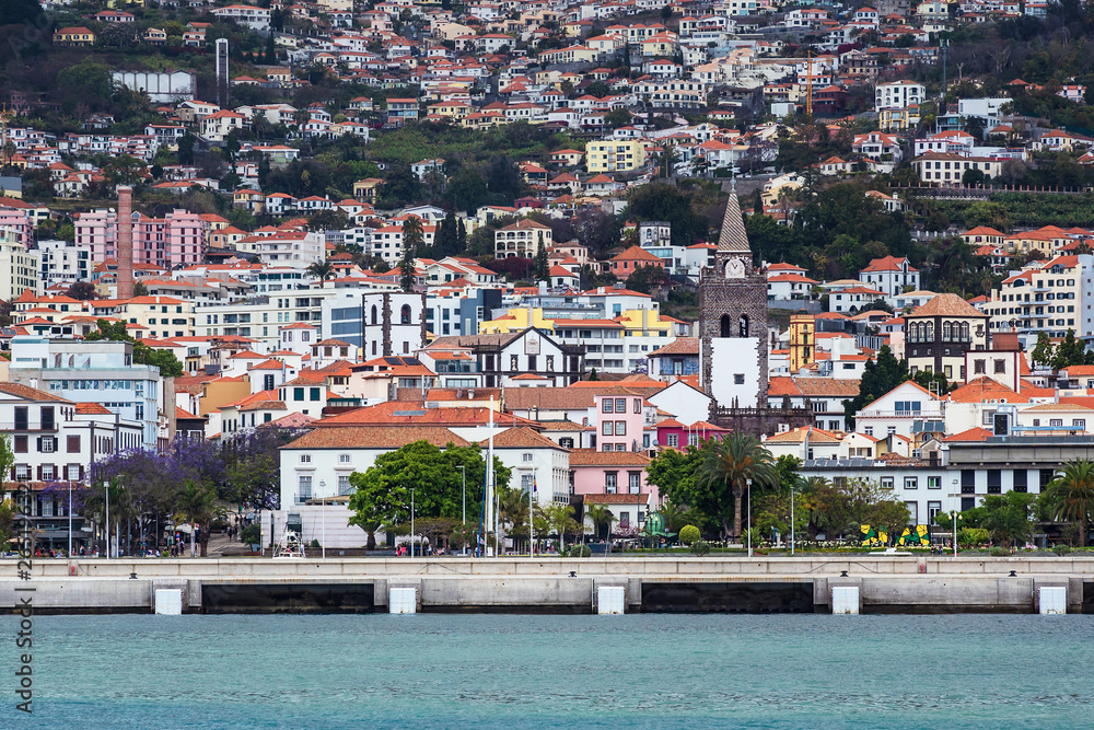 Blick auf Funchal auf der Insel Madeira, Portugal