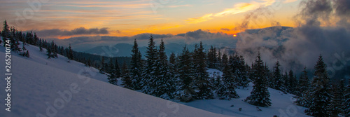 Fototapeta Naklejka Na Ścianę i Meble -  Amazing landscape in the winter mountains at sunrise