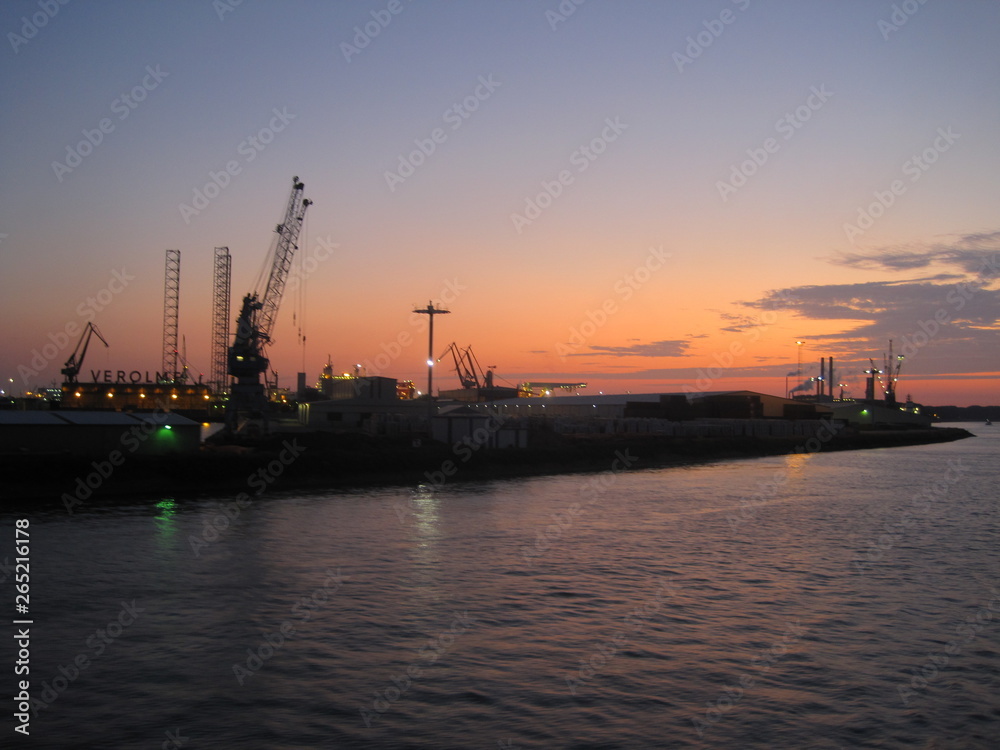 Hafen Delft bei Sonnenuntergang