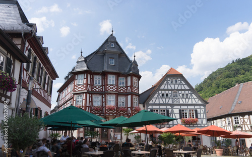 Historische Fachwerkhäuser am Marktplatz in Heppenheim / Bergstrasse © tina7si