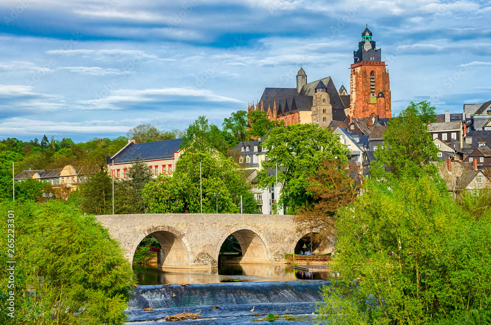 Wetzlar an der Lahn mit Dom, Alter Brücke und Reiher Wetzlar an der Lahn mit Dom, Alter Brücke und Reiher