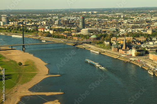 Düsseldorf am Rhein photo