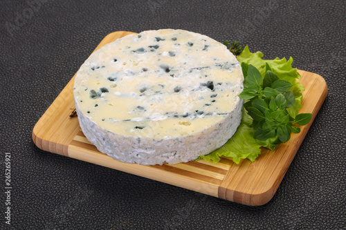 Round blue cheese