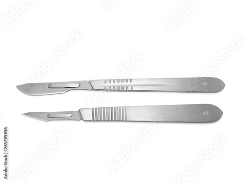 Fototapeta Clipping path of stainless steel scalpel handle with sharpen blade in surgical e