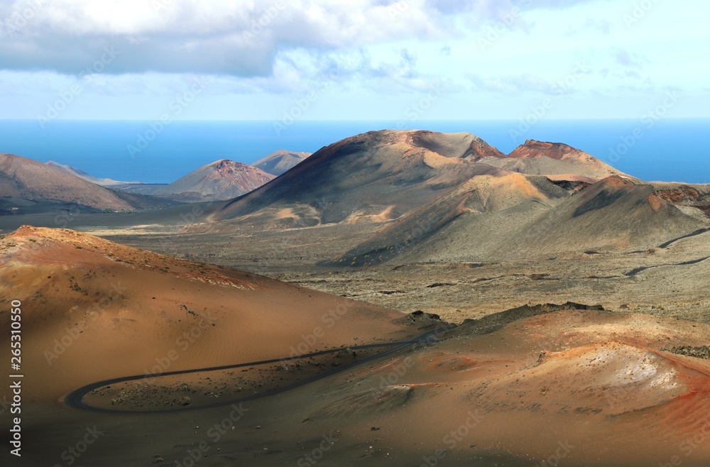 Fototapeta premium volcan de Lanzarote, 1730-1736